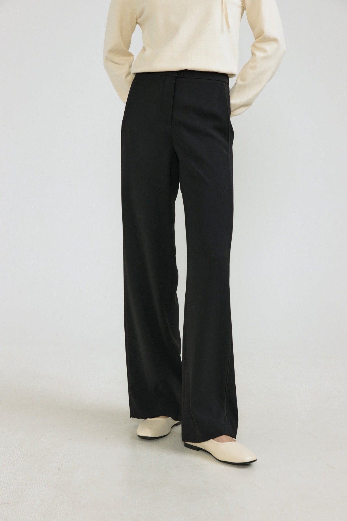 Side Line-semi Pants In Black