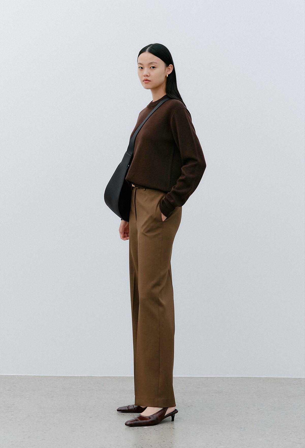 Straight-leg Trousers In Brown