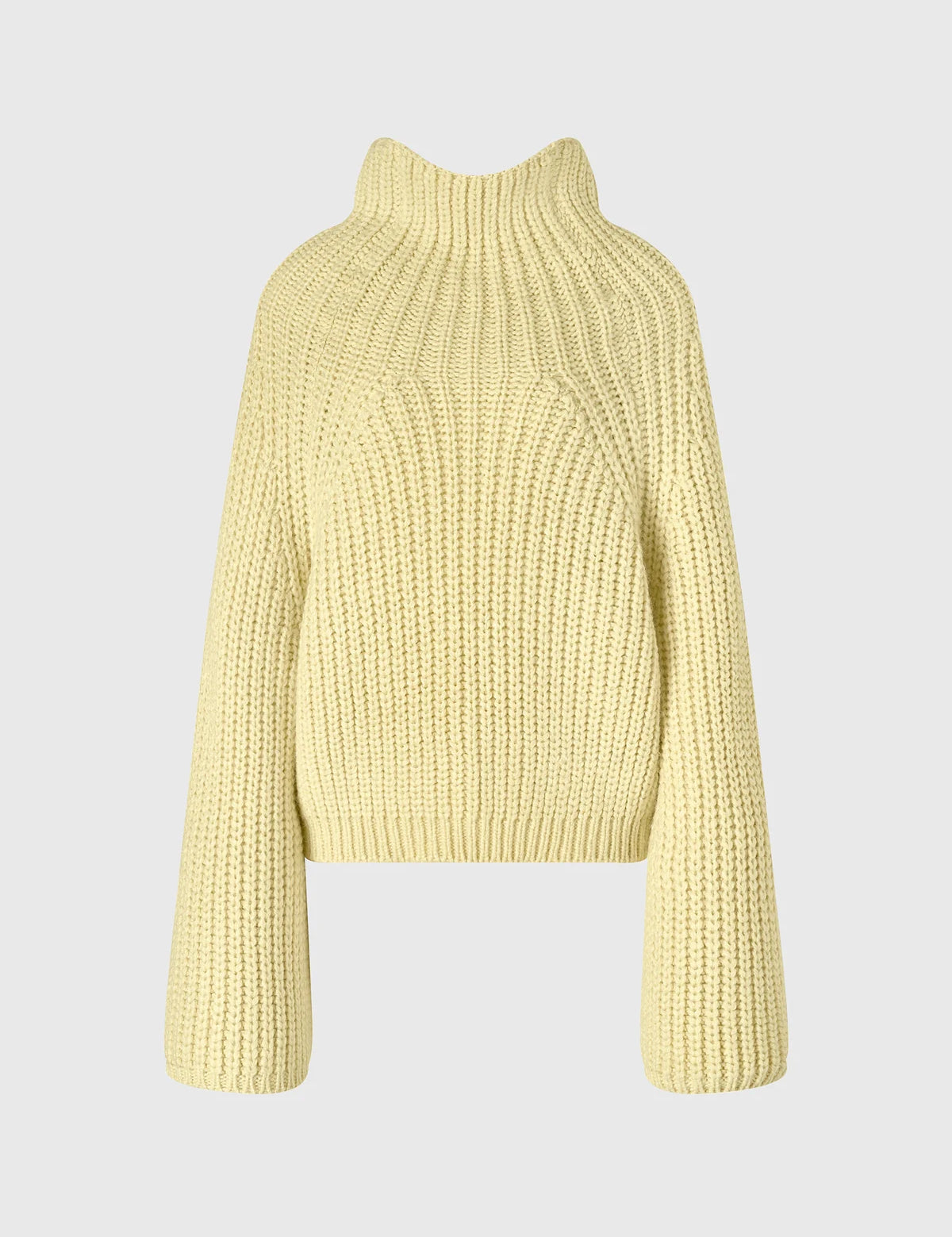 slouchy_high-neck_sweater_le_07.webp