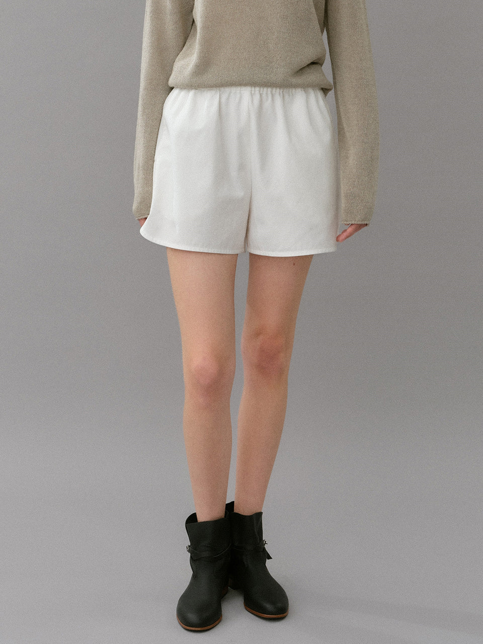 Cotton Banding Shorts In White