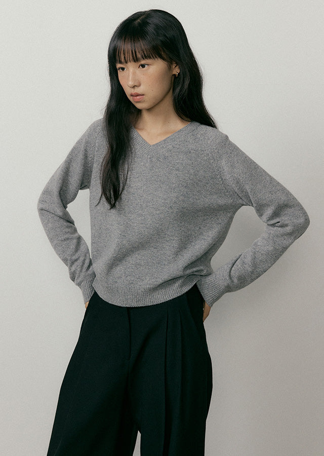 Lambswool V-neck Knit In Gray