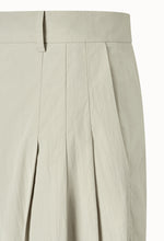 Anorak Pleated Trousers In Beige