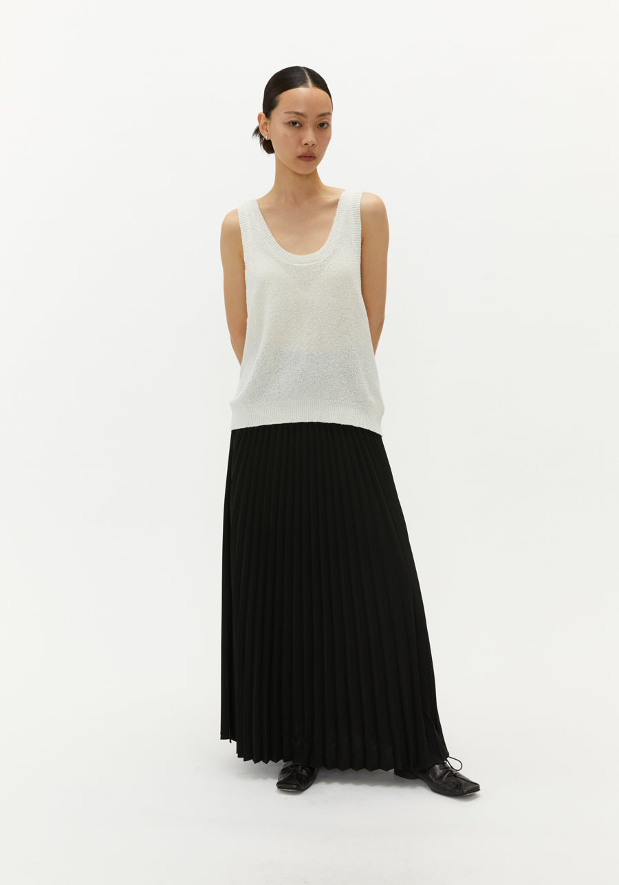 High-Waisted Pleated Skirt In Black