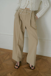 Low-Rise Pintuck Pant In Beige