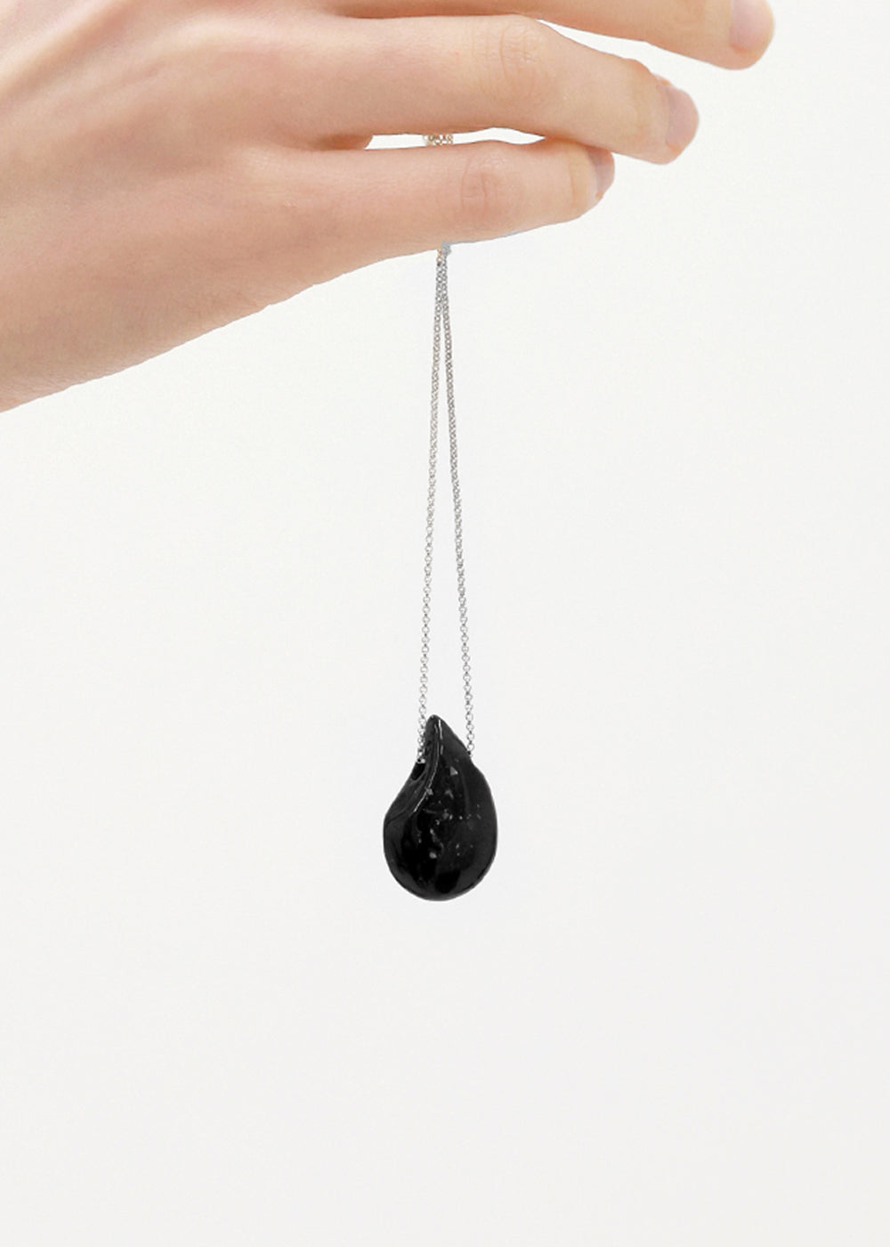 Mute Acrylic Necklace 13 In Black