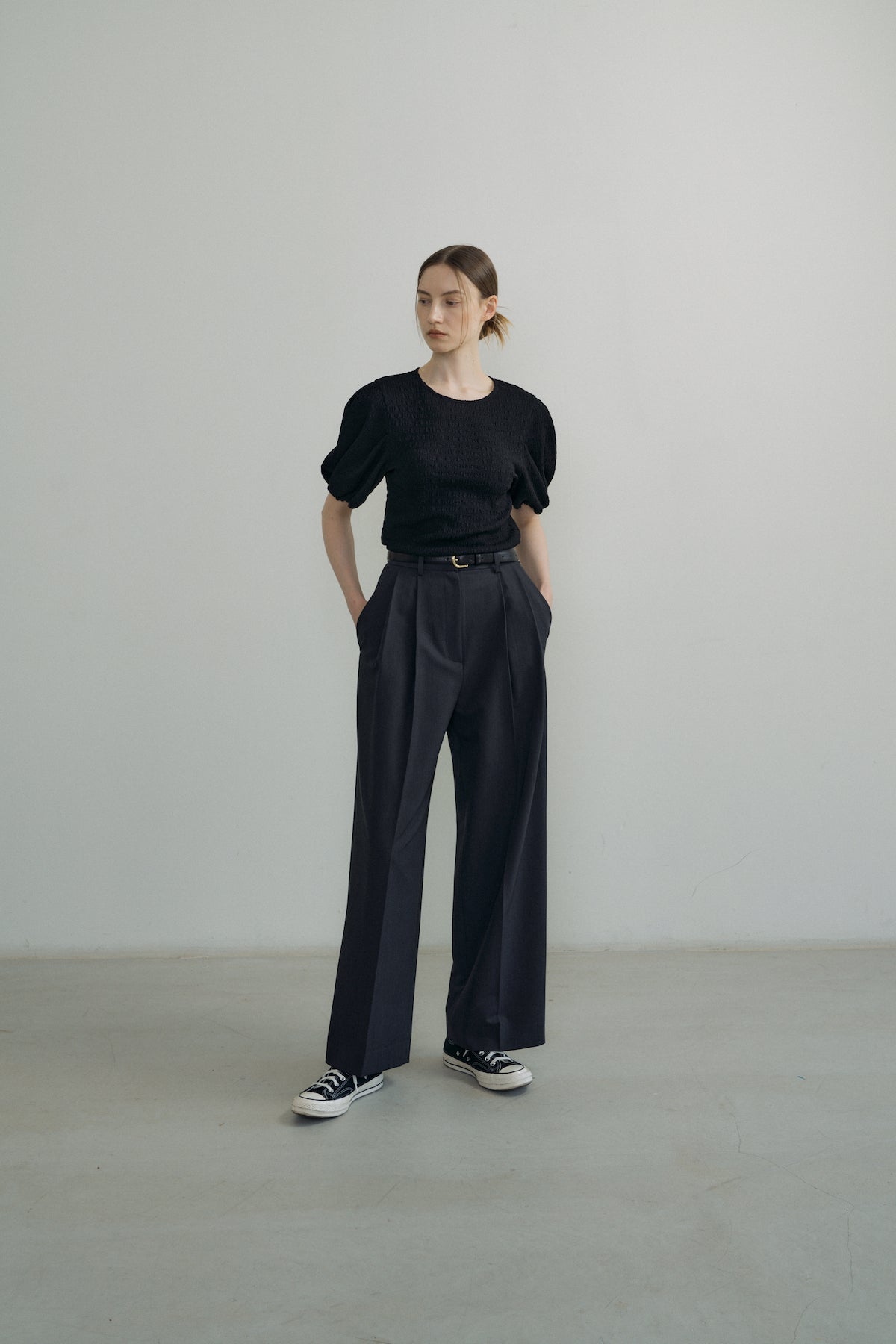 Low-rise Pintuck Pants In Charcoal