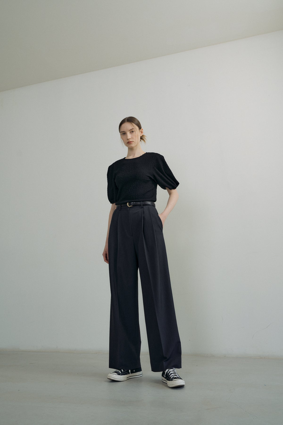 Low-rise Pintuck Pants In Charcoal