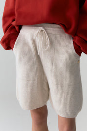 燕麥色羊駝毛針織短褲