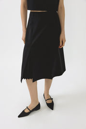 Pleat Slit Midi-Skirt In Black