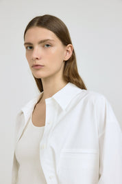 白色交叉寬鬆襯衫