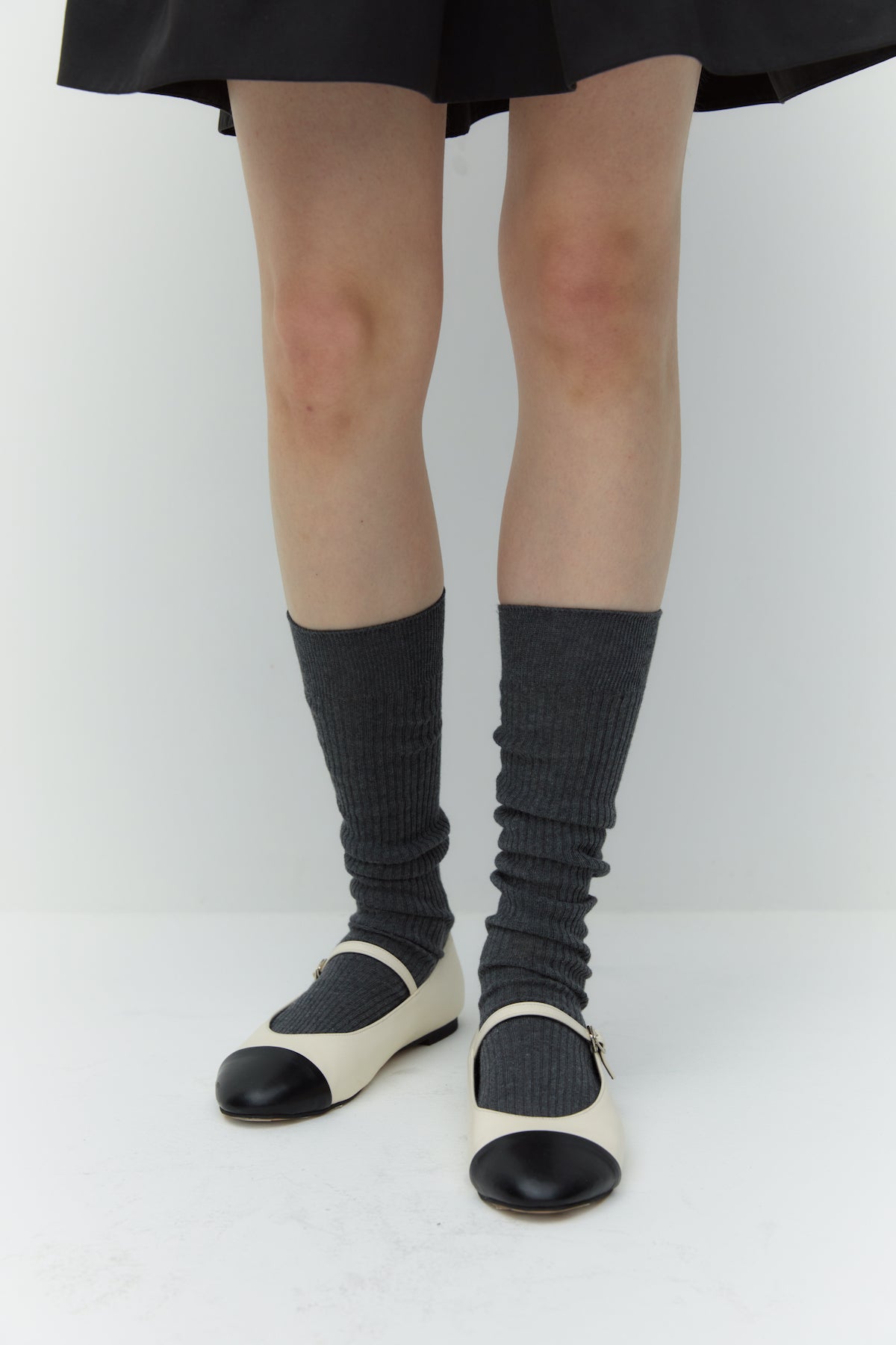 Cotton Rib Knee Socks In Charcoal
