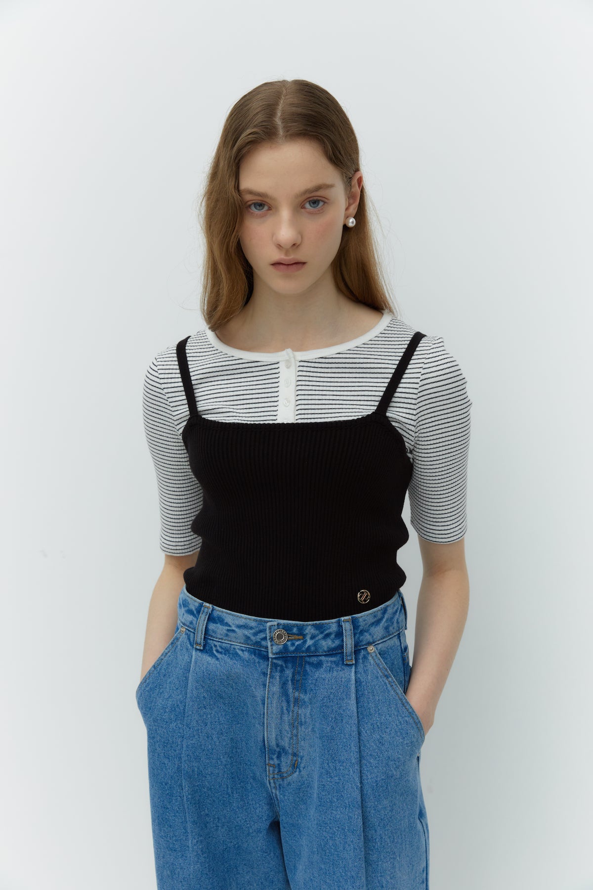 Sleeveless Knit Top In Black
