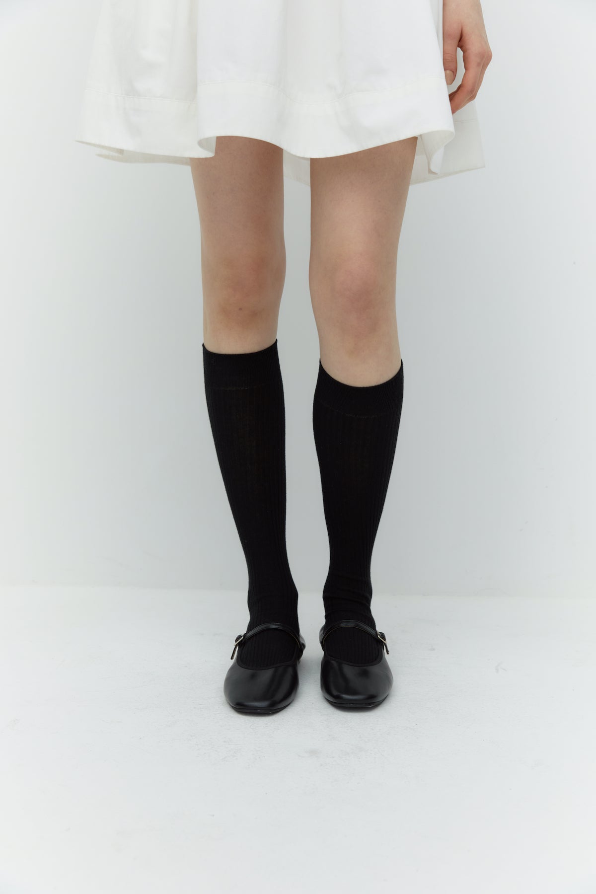 黑色棉質羅紋及膝襪