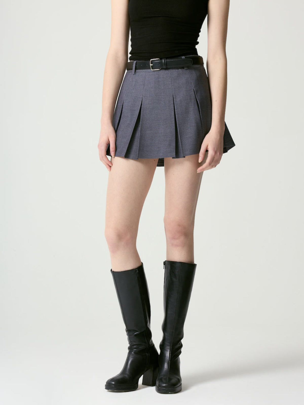 Ivy Pleated Mini Skirt In Charcoal