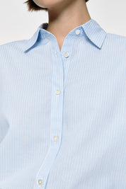 淺藍色條紋大輪廓襯衫