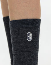 木炭色羊毛及膝襪