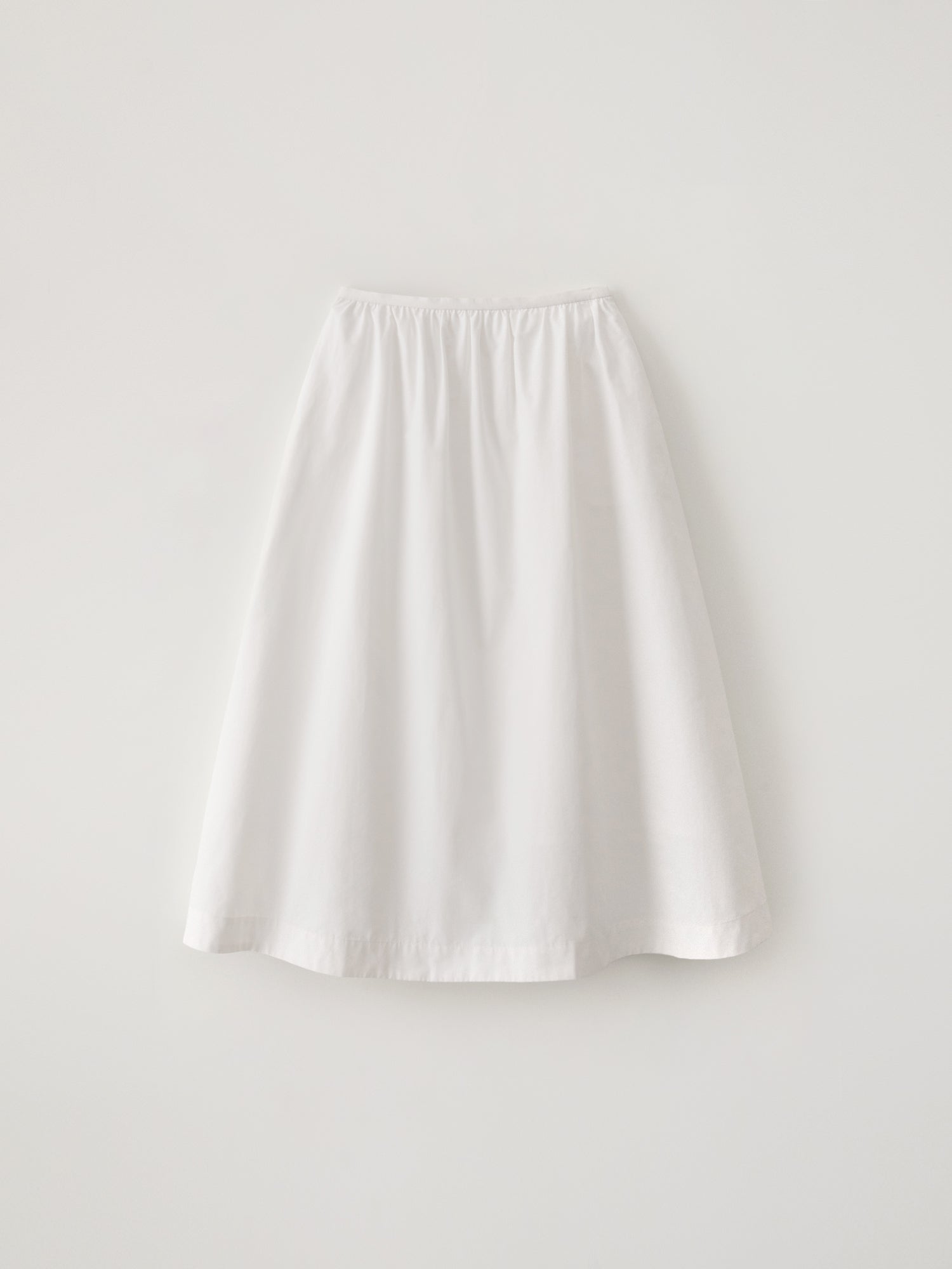 白色抽褶長裙