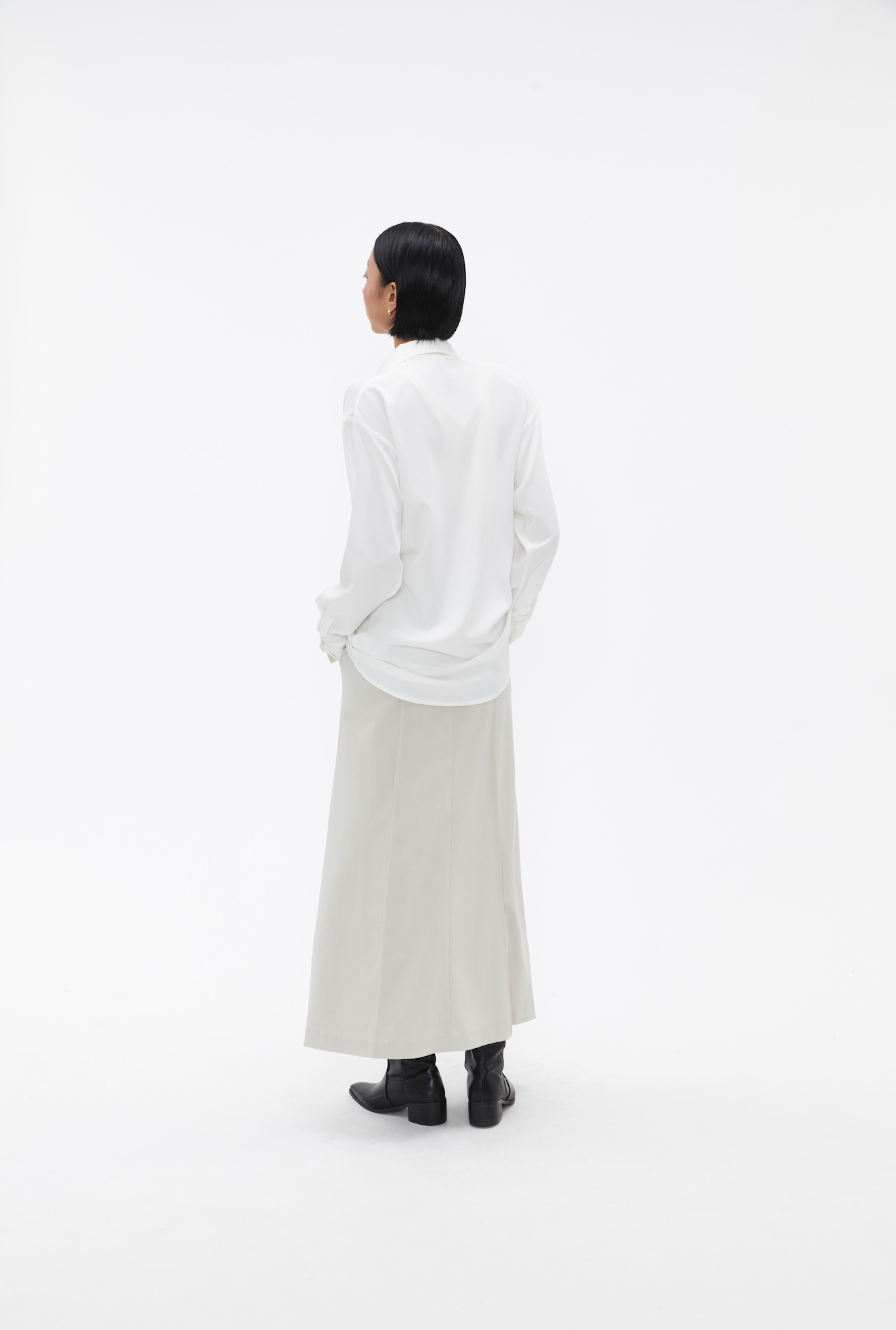 Minimal Ｍatte Hidden Button Shirt In White