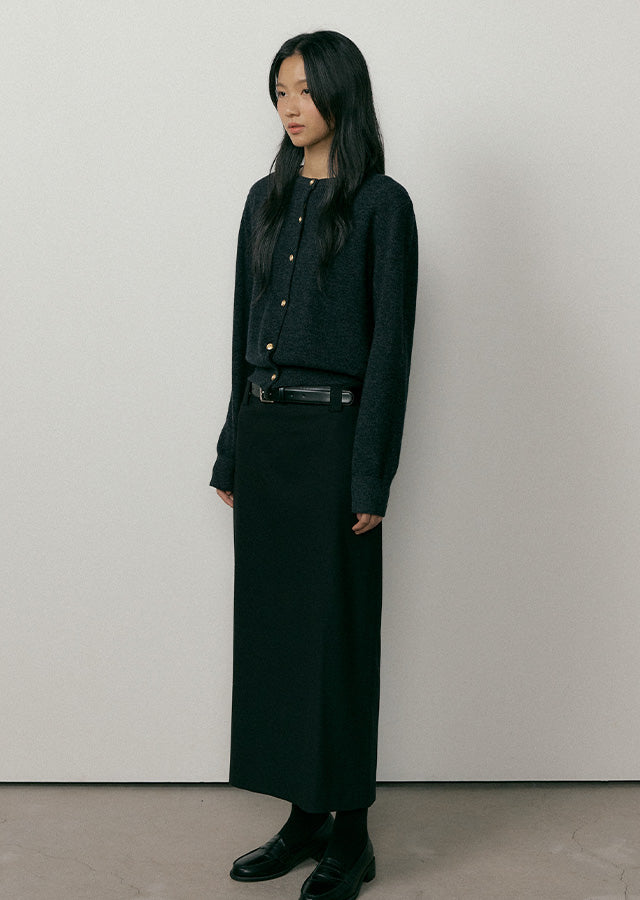 Standard H-line Long Skirt In Black