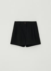 Two Tuck Cotton Half Pants In Black