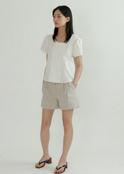 Two Tuck Cotton Half Pants In Light Khaki