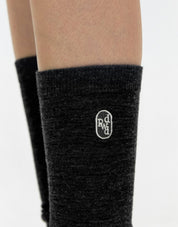 黑色羊毛及膝襪