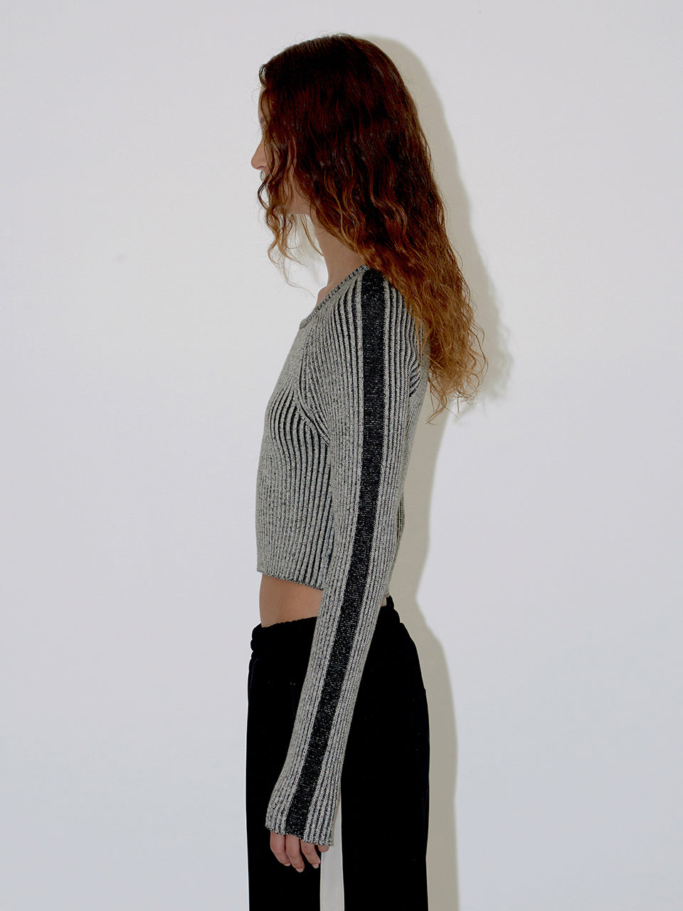 Contrast Line Ribbed Knit Top In Black