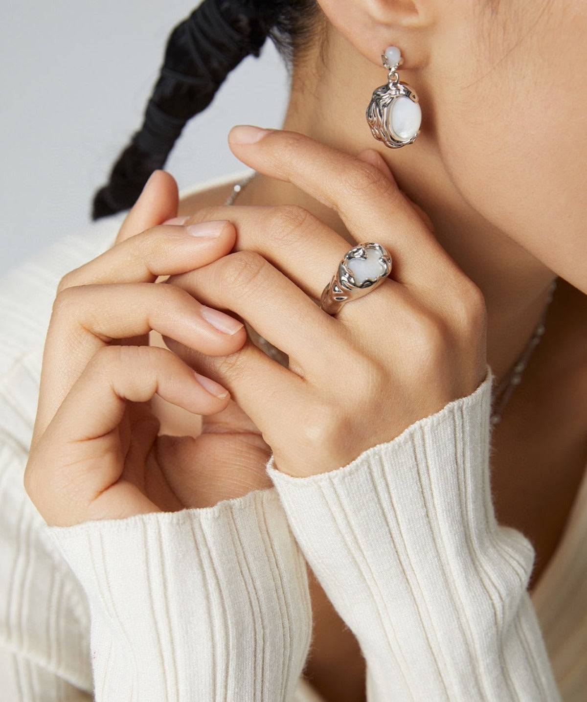 Lava 系列純銀珍珠母貝耳環