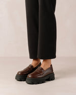 Trailblazer Leather Loafers In Coffee Brown
