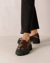 Trailblazer Leather Loafers In Coffee Brown