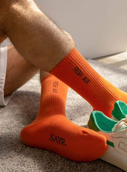 SAYE 綠色和橙色襪子