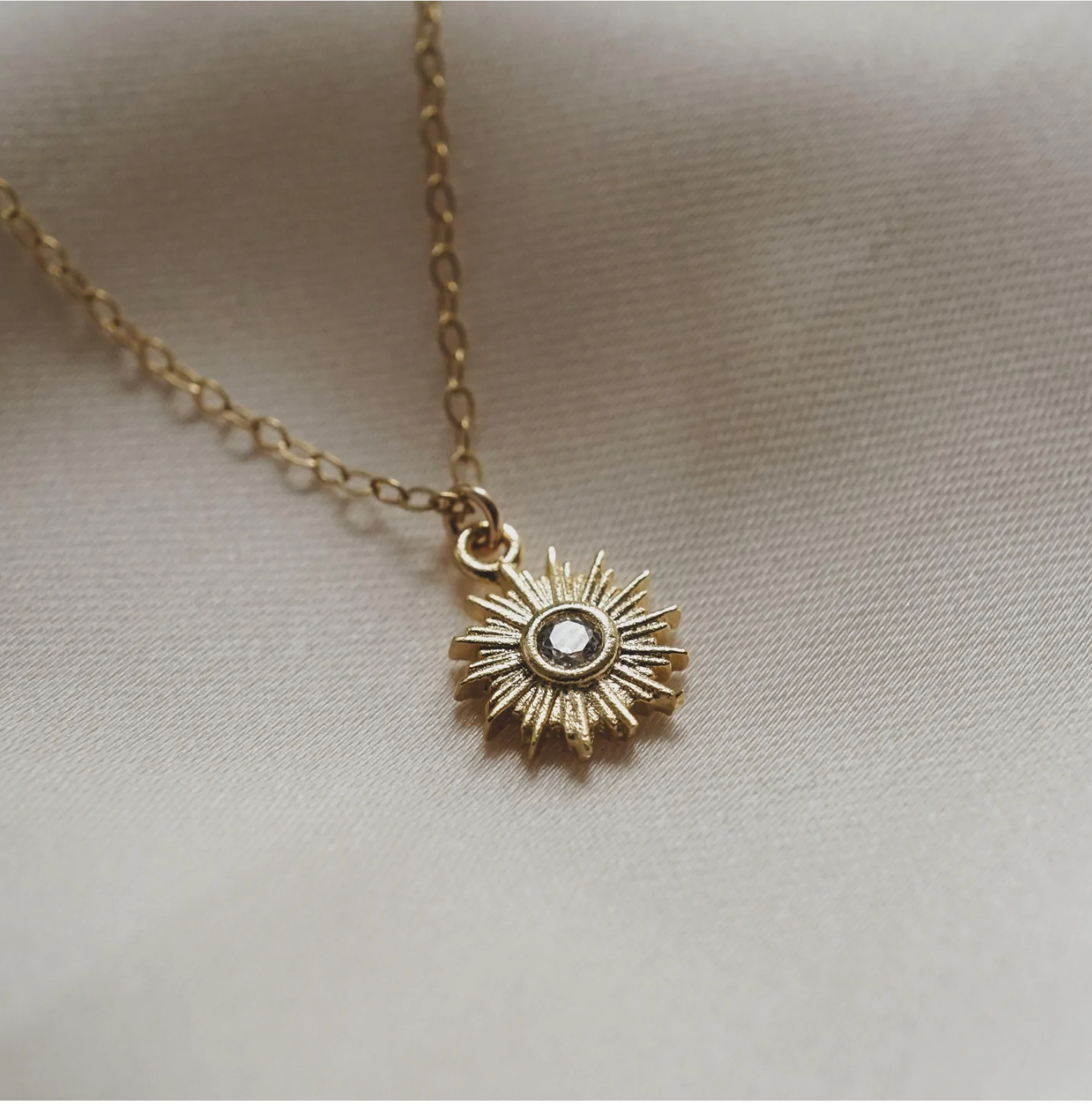 Sparkling Sun Necklace In Silver