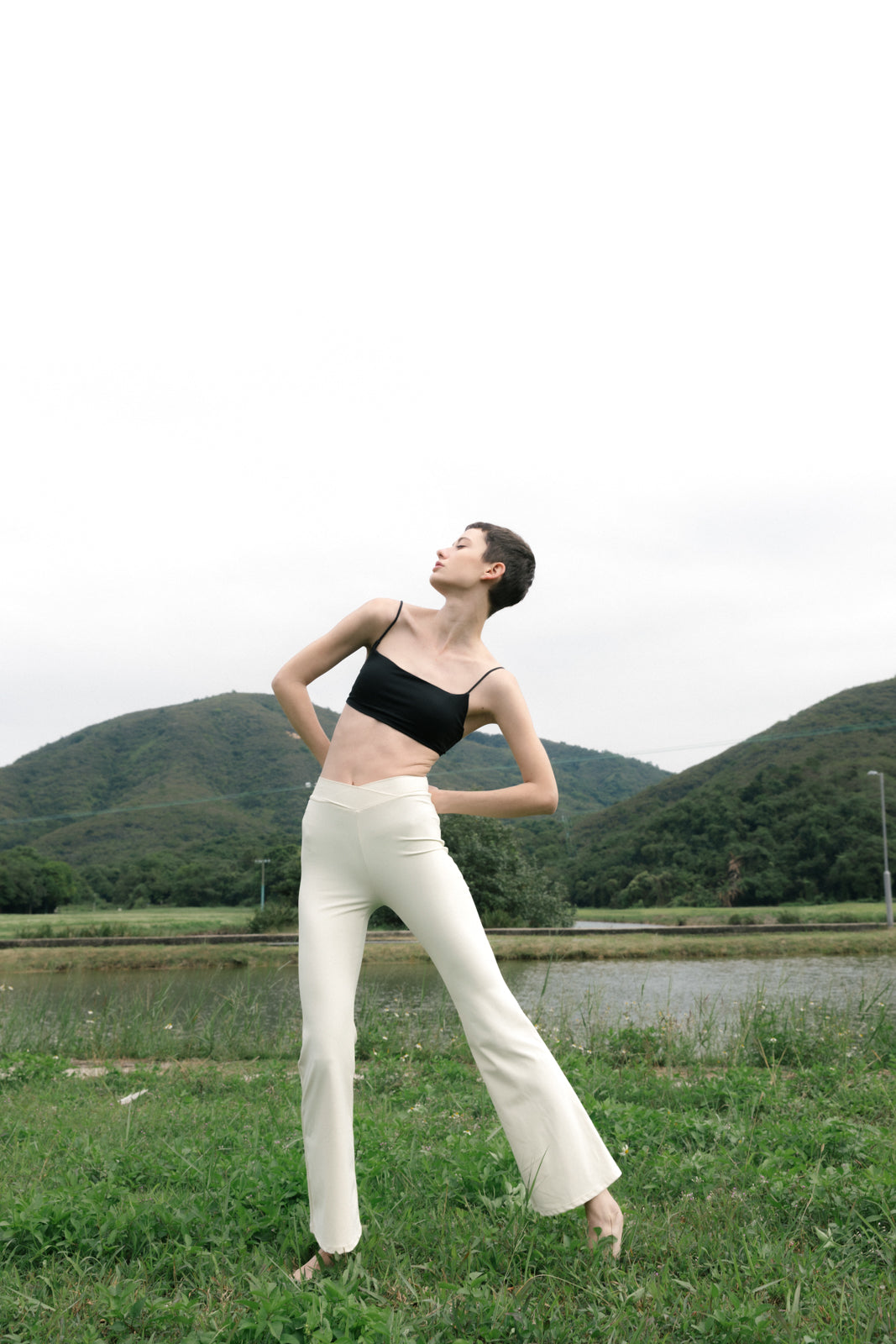 FRAME Flare Pants in Cream