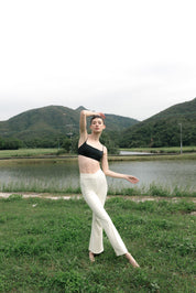 FRAME Flare Pants in Cream