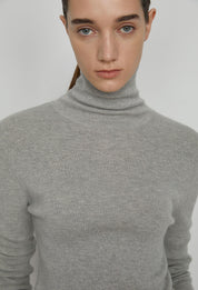 Essential Wool Turtleneck Knitted Top In Melange Gray