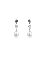 Tallulah Pearl Earrings